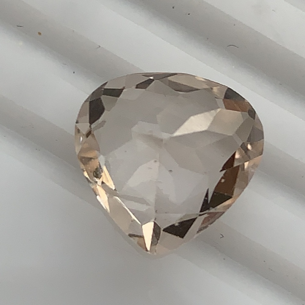 4.35 Carats Imperial Natural Topaz Cut Stone from Skardu Pakistan - Picture 5 of 16